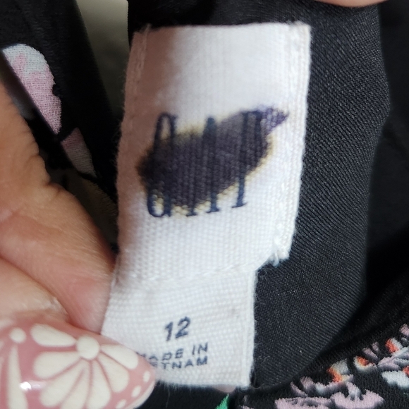 EUC GAP BLACK W/PINK FLORAL CRISS-CROSSED STRAPPY BACK MAXI  SUNDRESS SIZE 12 - Picture 10 of 11